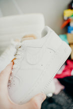 Load image into Gallery viewer, Nike AF1  &#39;07 LX Bling 10 (Womens Size)
