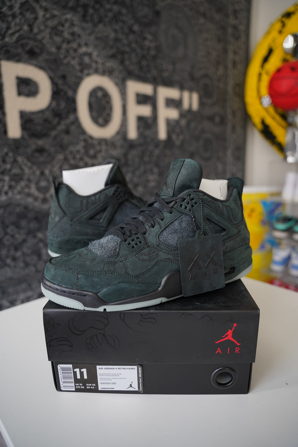 Jordan 4 Retro Kaws Black