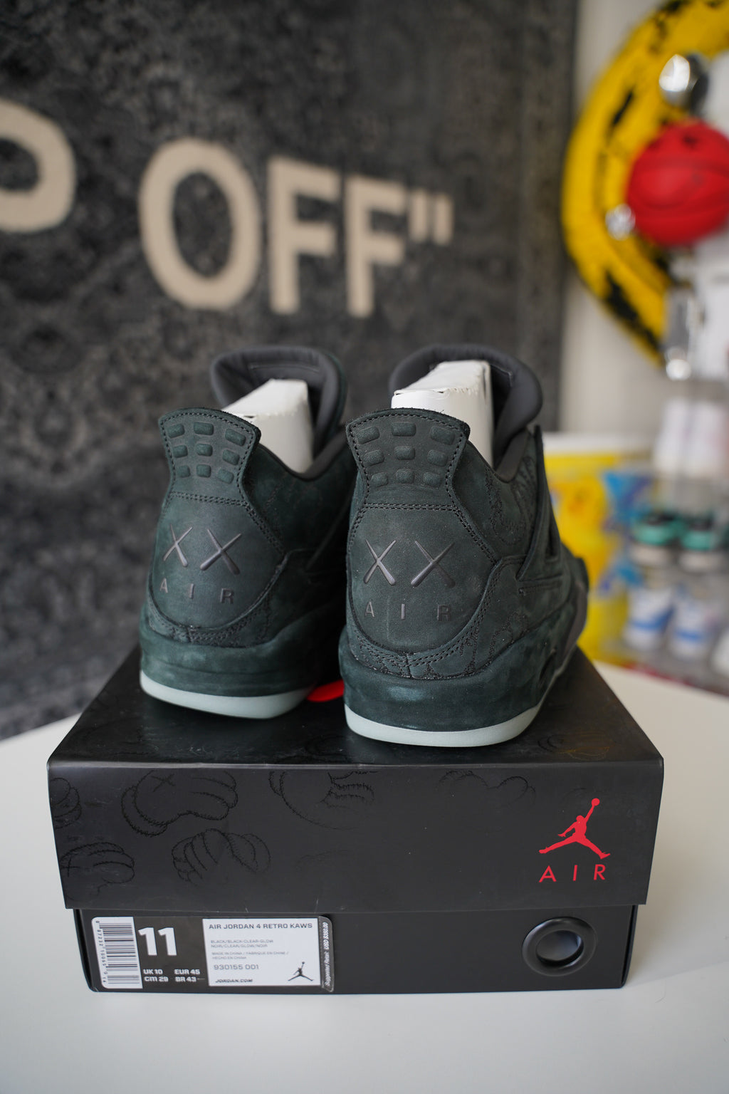Jordan 4 Retro Kaws Black