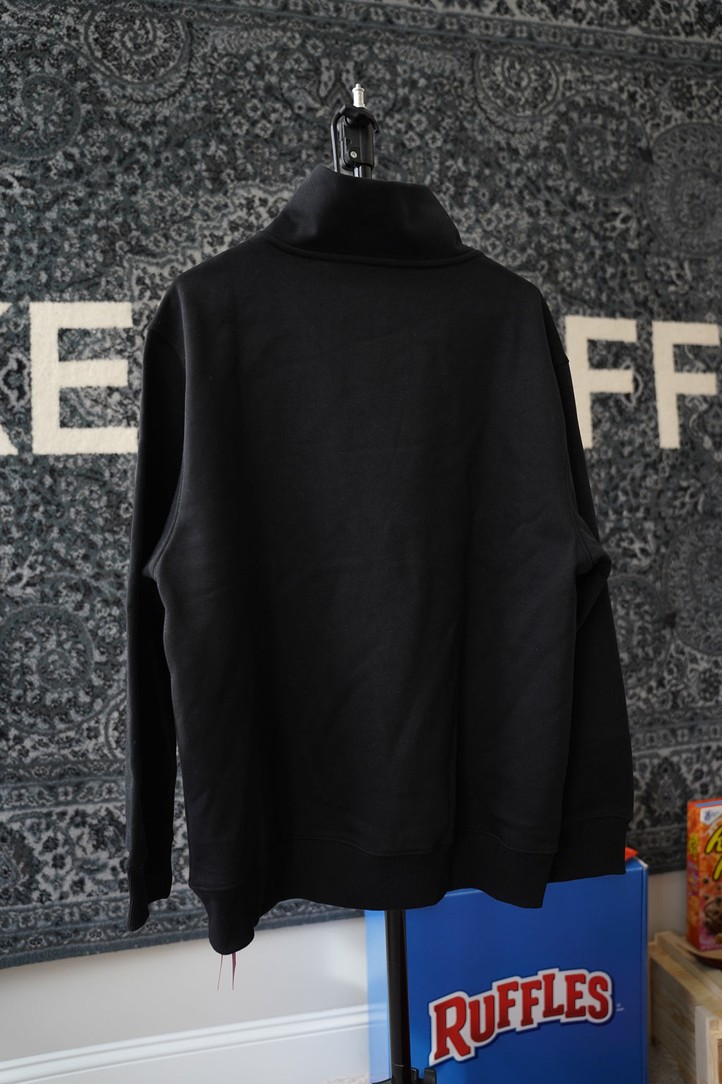032c Half Zip Embroidered Sz L