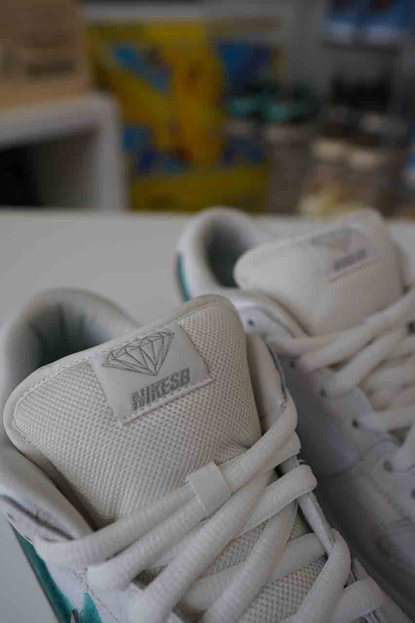 Nike SB Dunk Low Pro Diamond Sz 10.5 No Box