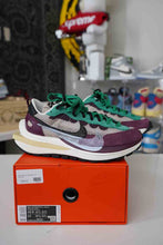 Load image into Gallery viewer, Nike Sacai Vaporwaffle Sz 10.5
