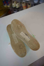 Load image into Gallery viewer, Off White Sneaker Sz (FITS 11)
