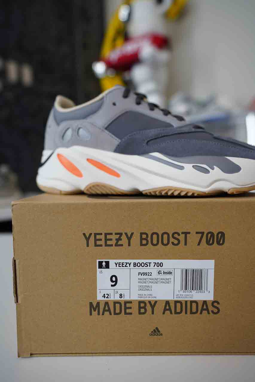Yeezy 700 Magnet Sz 9