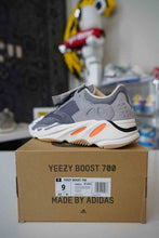 Load image into Gallery viewer, Yeezy 700 Magnet Sz 9
