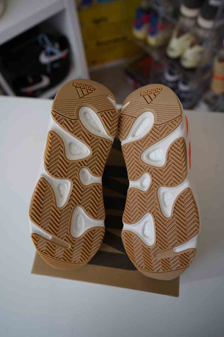 Yeezy 700 Magnet Sz 9