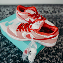 Load image into Gallery viewer, Nike SB Dunk Low &quot;Strange Love&quot; Sz 11

