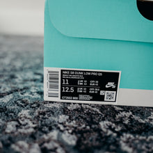 Load image into Gallery viewer, Nike SB Dunk Low &quot;Strange Love&quot; Sz 11
