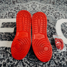Load image into Gallery viewer, Jordan 1 Homage To Home Sz 10 NUMBERED (NO BOX)
