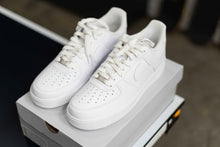 Load image into Gallery viewer, Nike Air Force 1 Low &#39;07 White Sz 10
