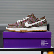 Load image into Gallery viewer, Nike SB Dunk Low Pro Paisley Sz 9
