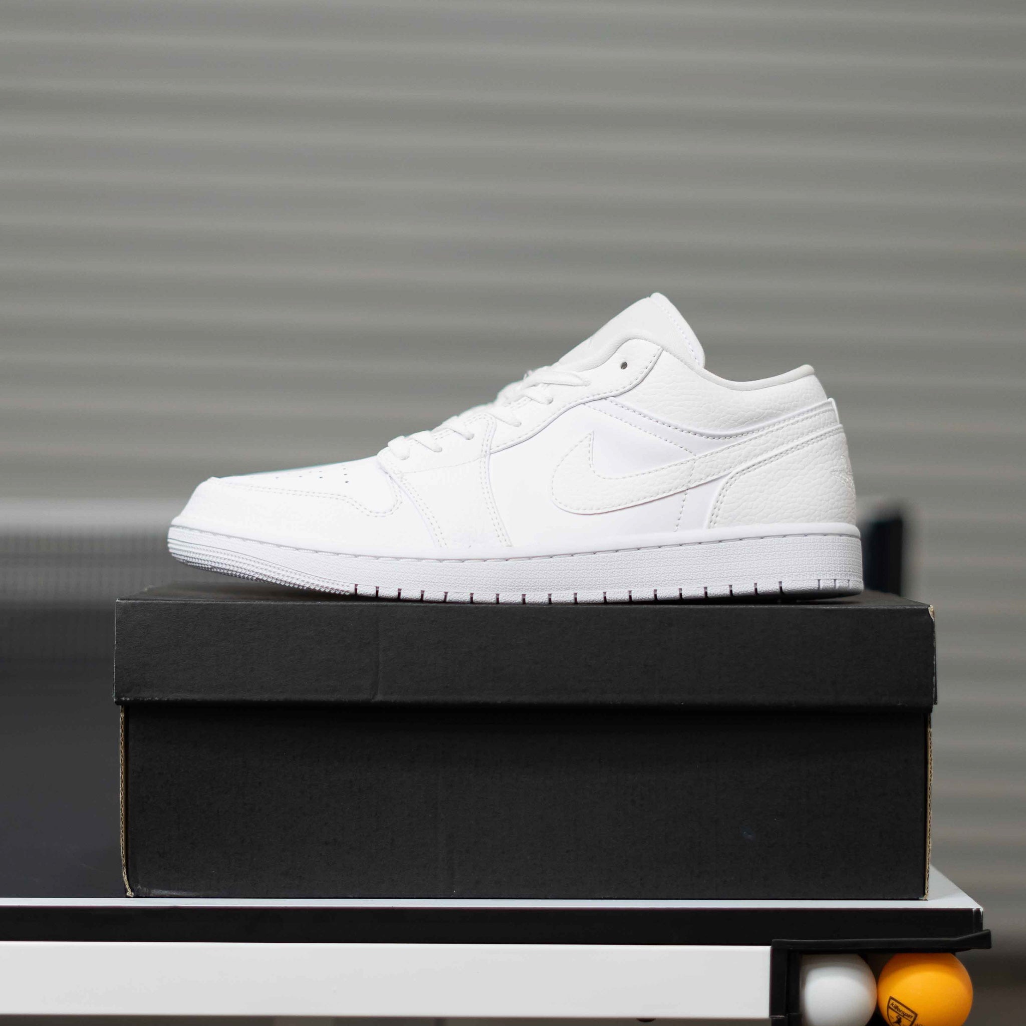 Jordan 1 Low Triple White Sz 11