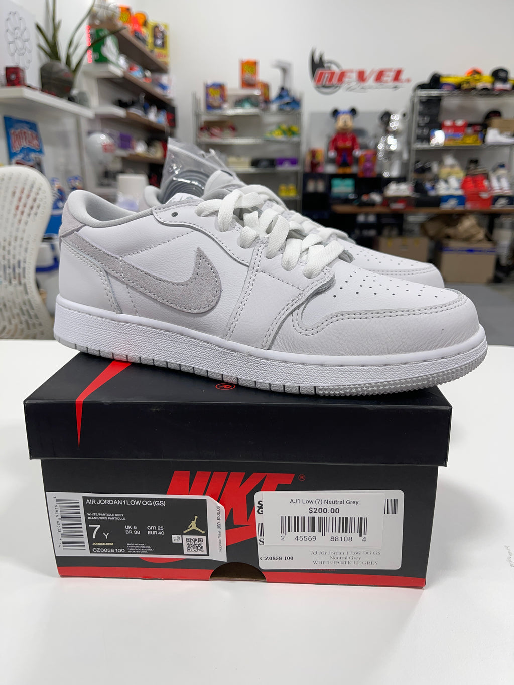 Jordan 1 Low Neutral Grey Sz 7y