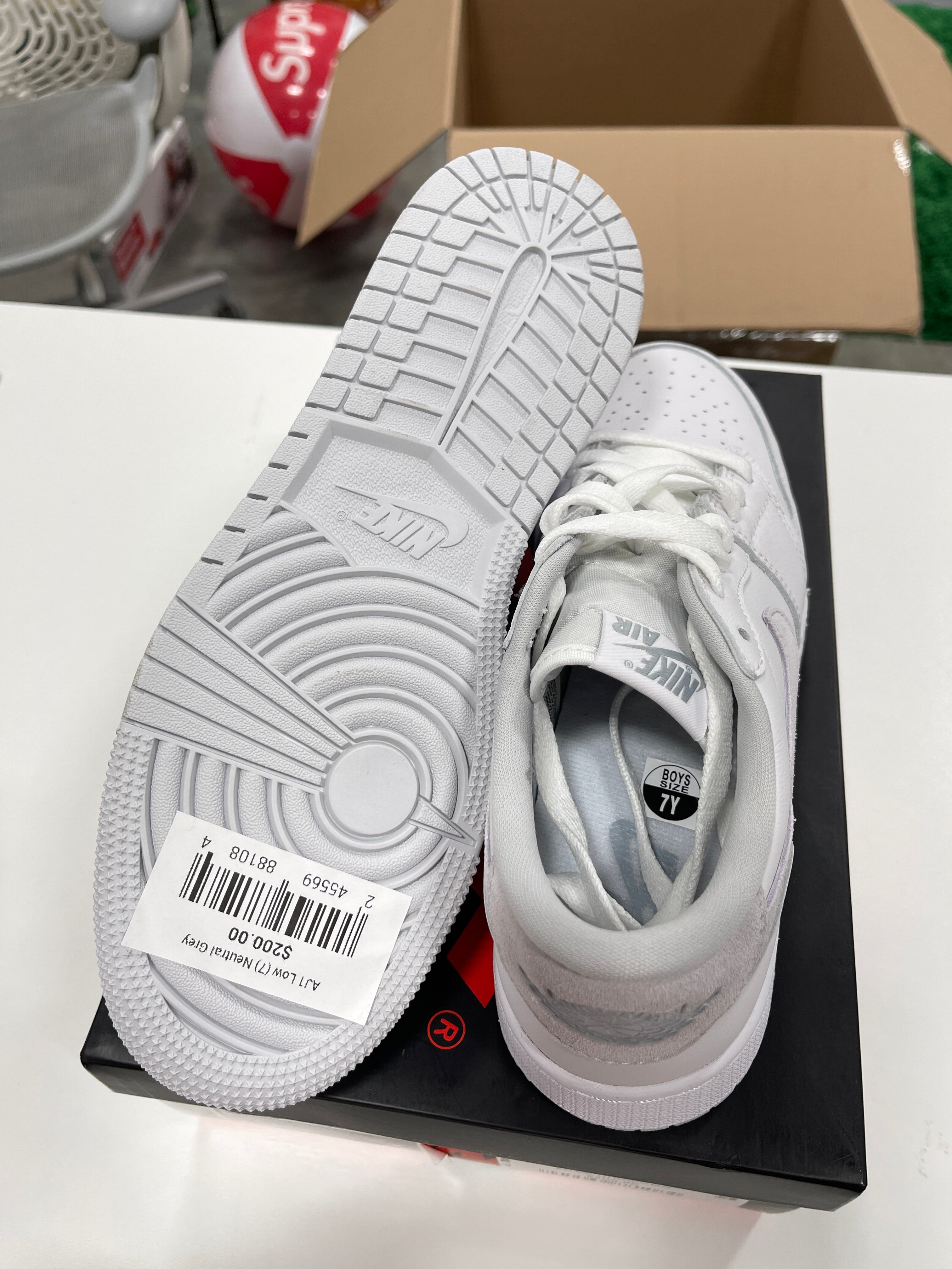 Jordan 1 Low Neutral Grey Sz 7y