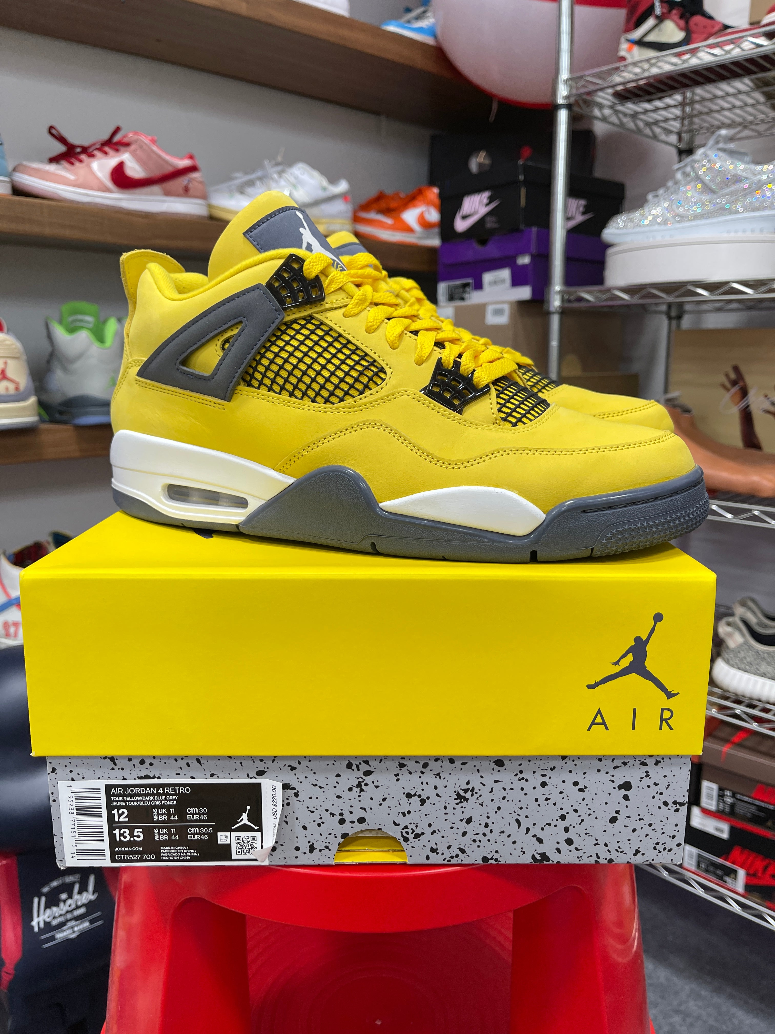 Jordan 4 Lightening Sz 12