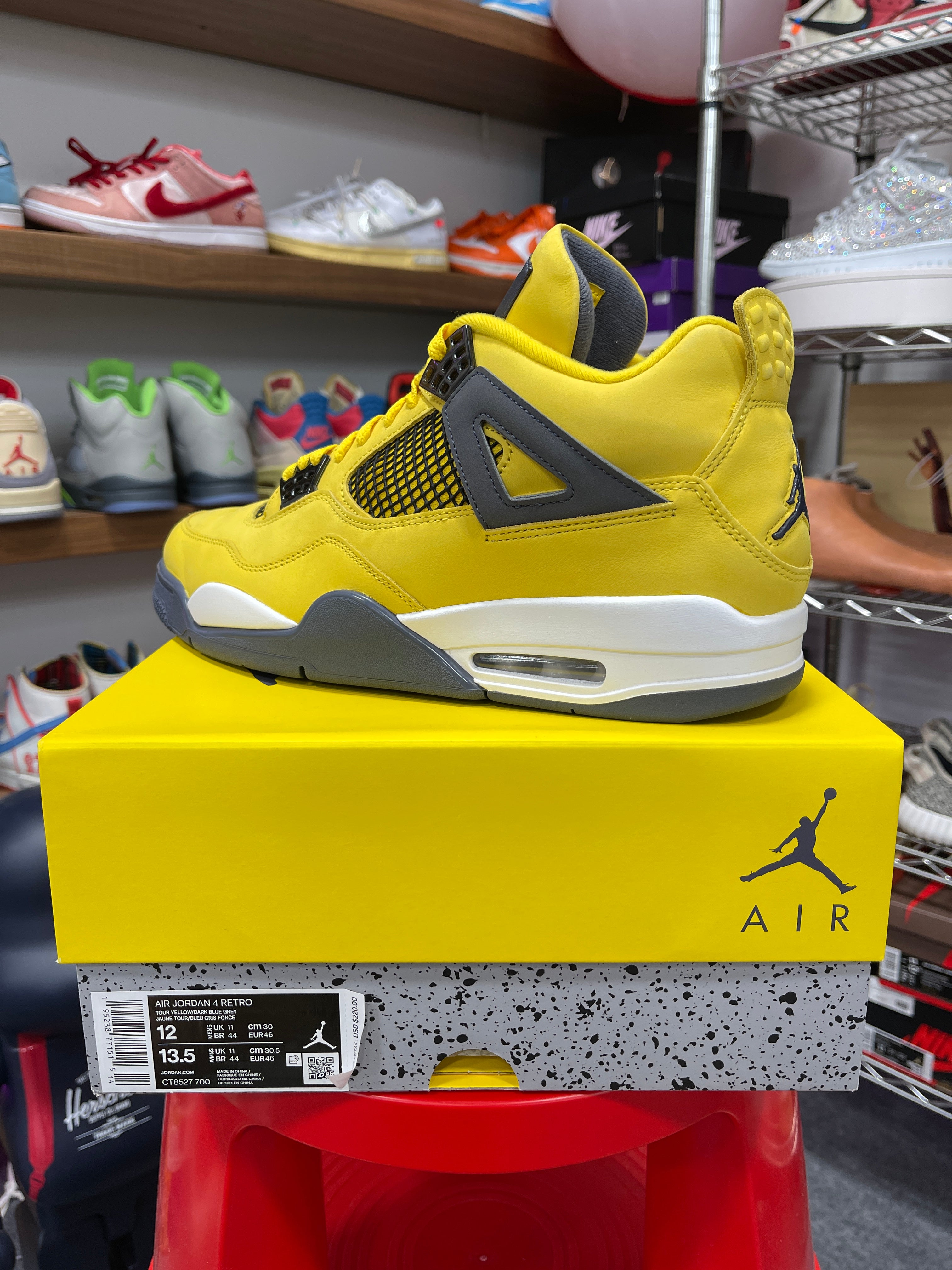 Jordan 4 Lightening Sz 12