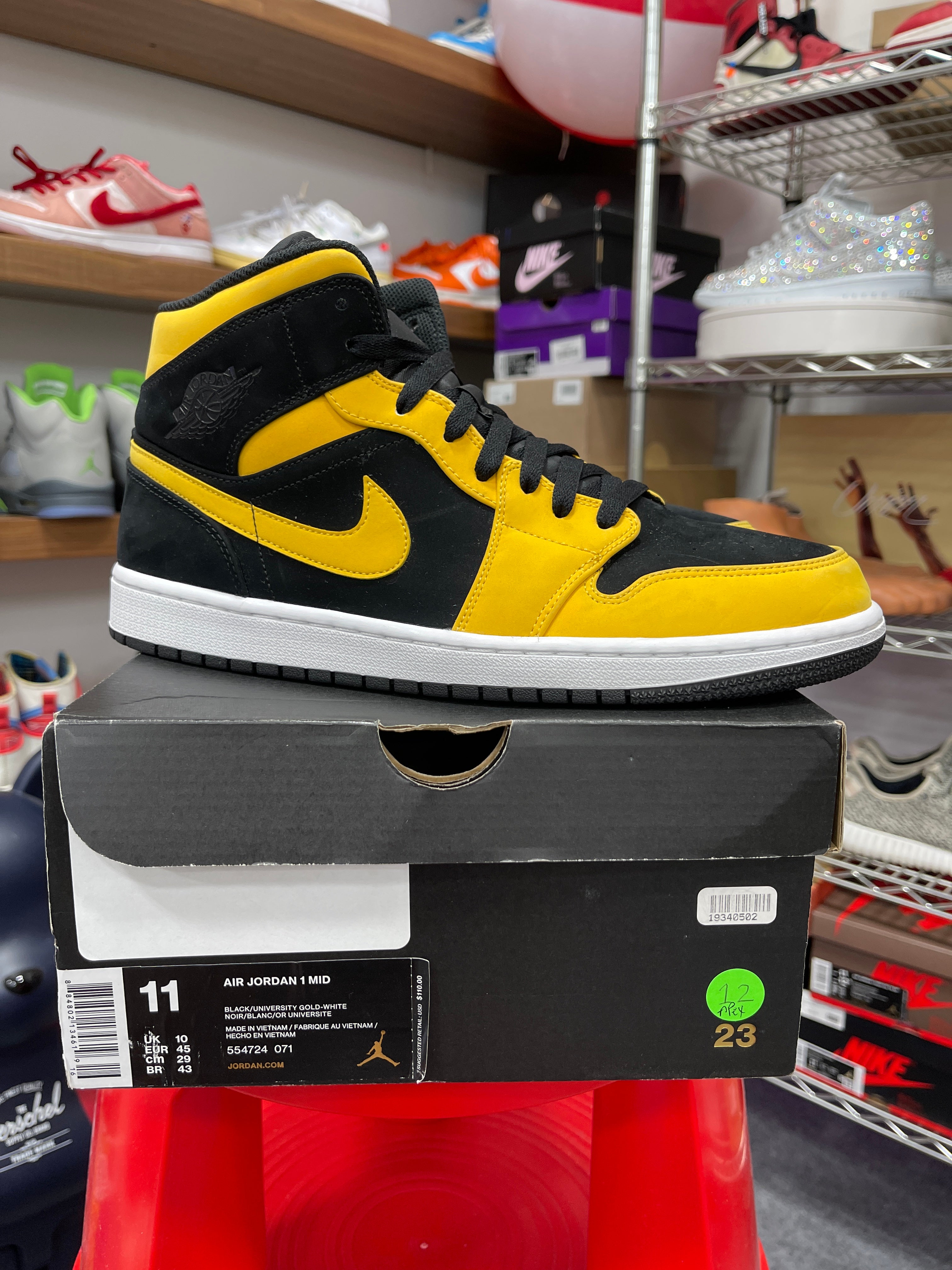 Jordan 1 Mid Black University Gold (New Love) Sz 11