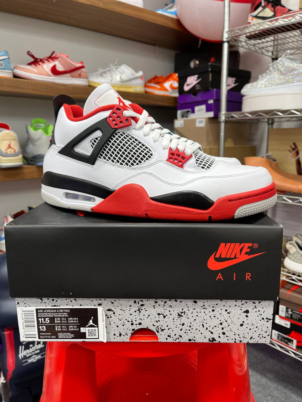 Jordan 4 Fire Red Sz 11.5