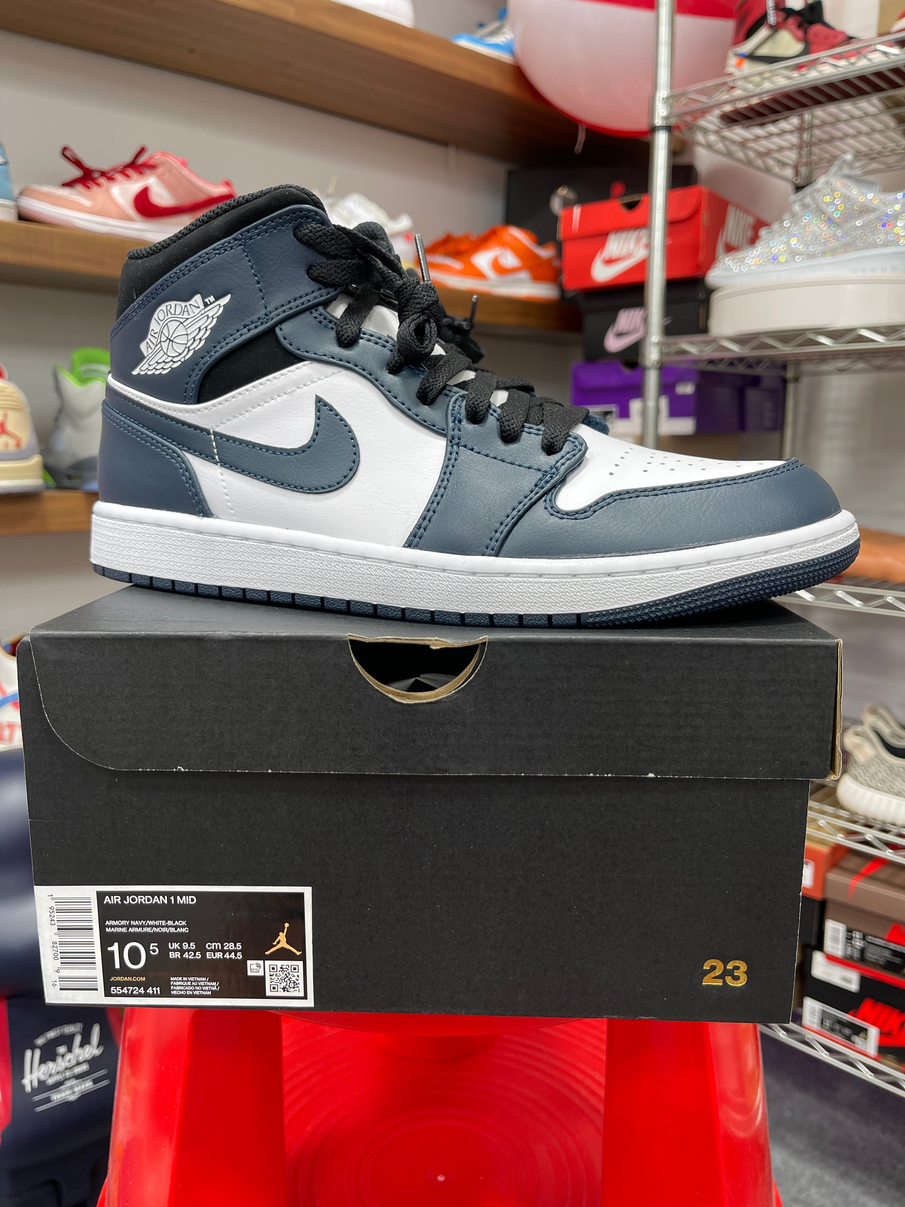 Jordan 1 Mid Armory Navy Sz 10.5