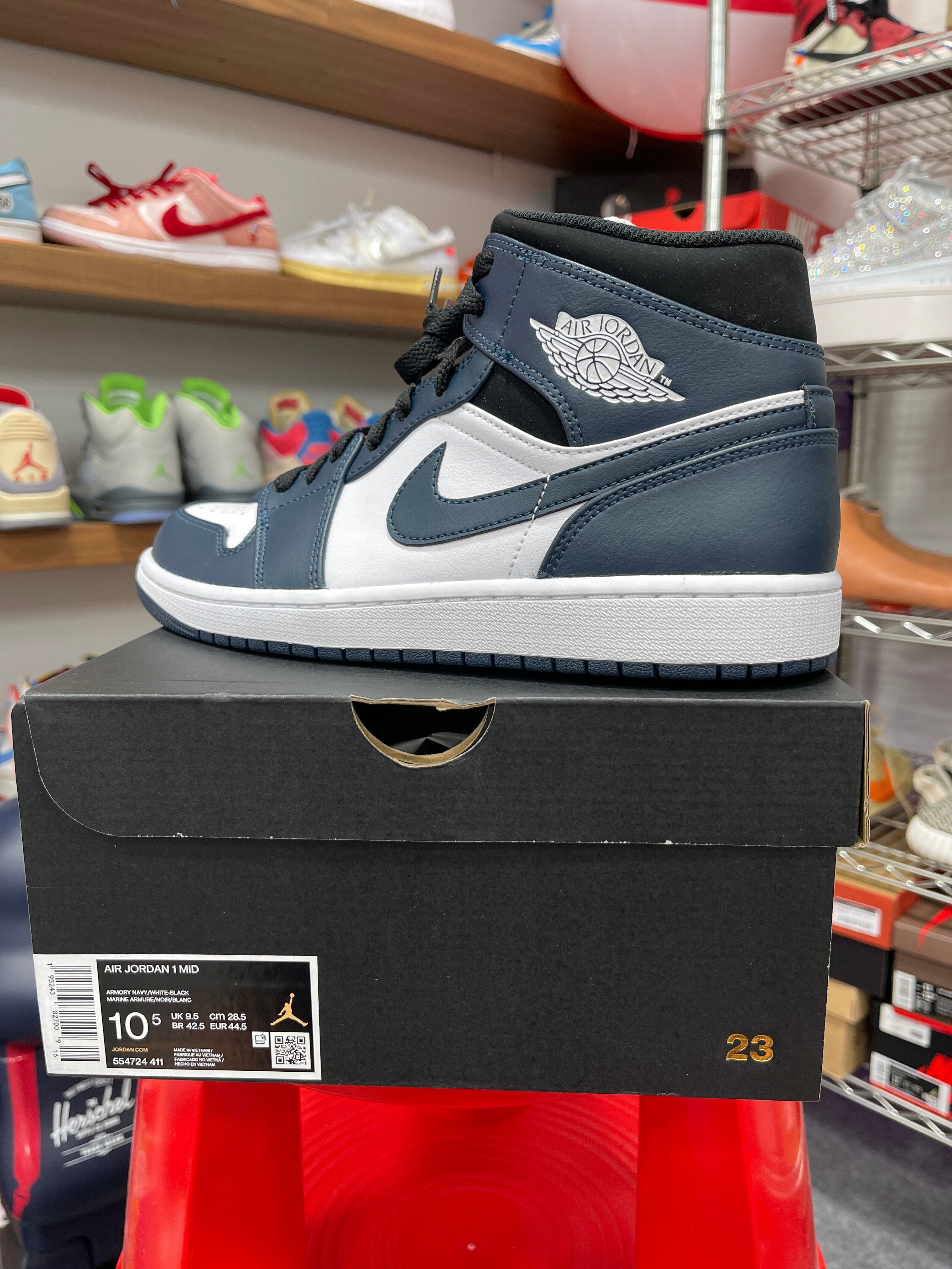 Jordan 1 Mid Armory Navy Sz 10.5