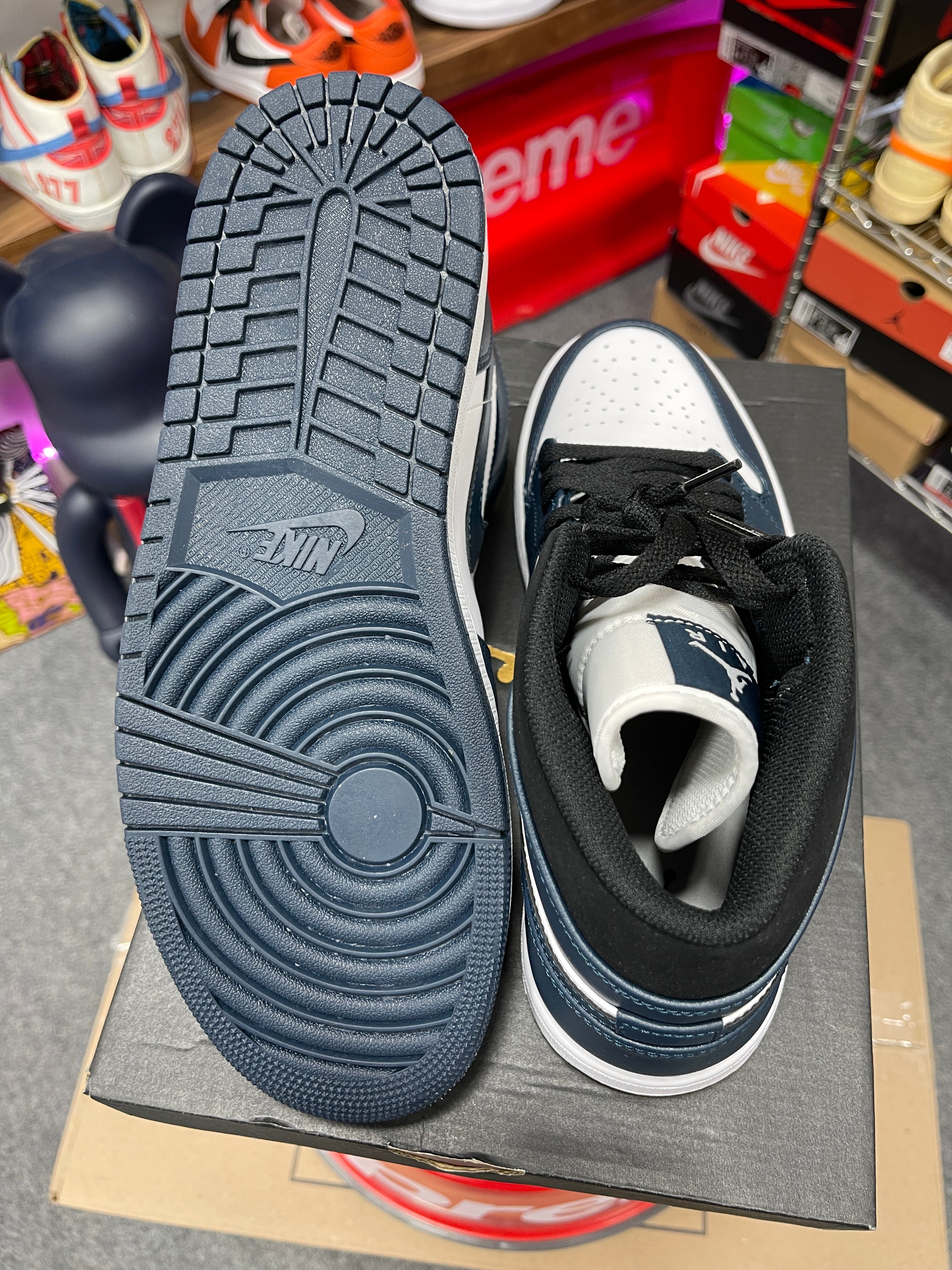 Jordan 1 Mid Armory Navy Sz 10.5