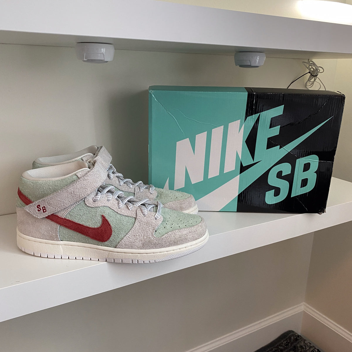 Nike SB Dunk Mid White Widow Sz 10.5