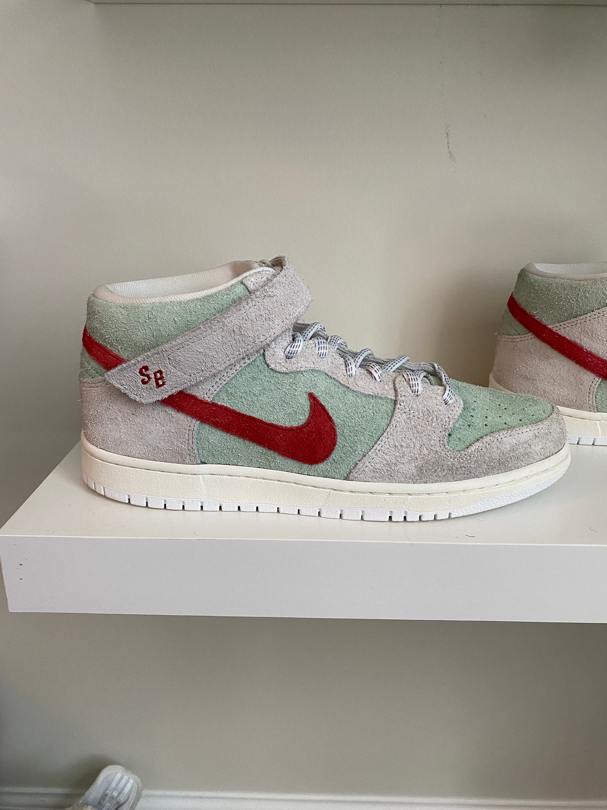 Nike SB Dunk Mid White Widow Sz 10.5