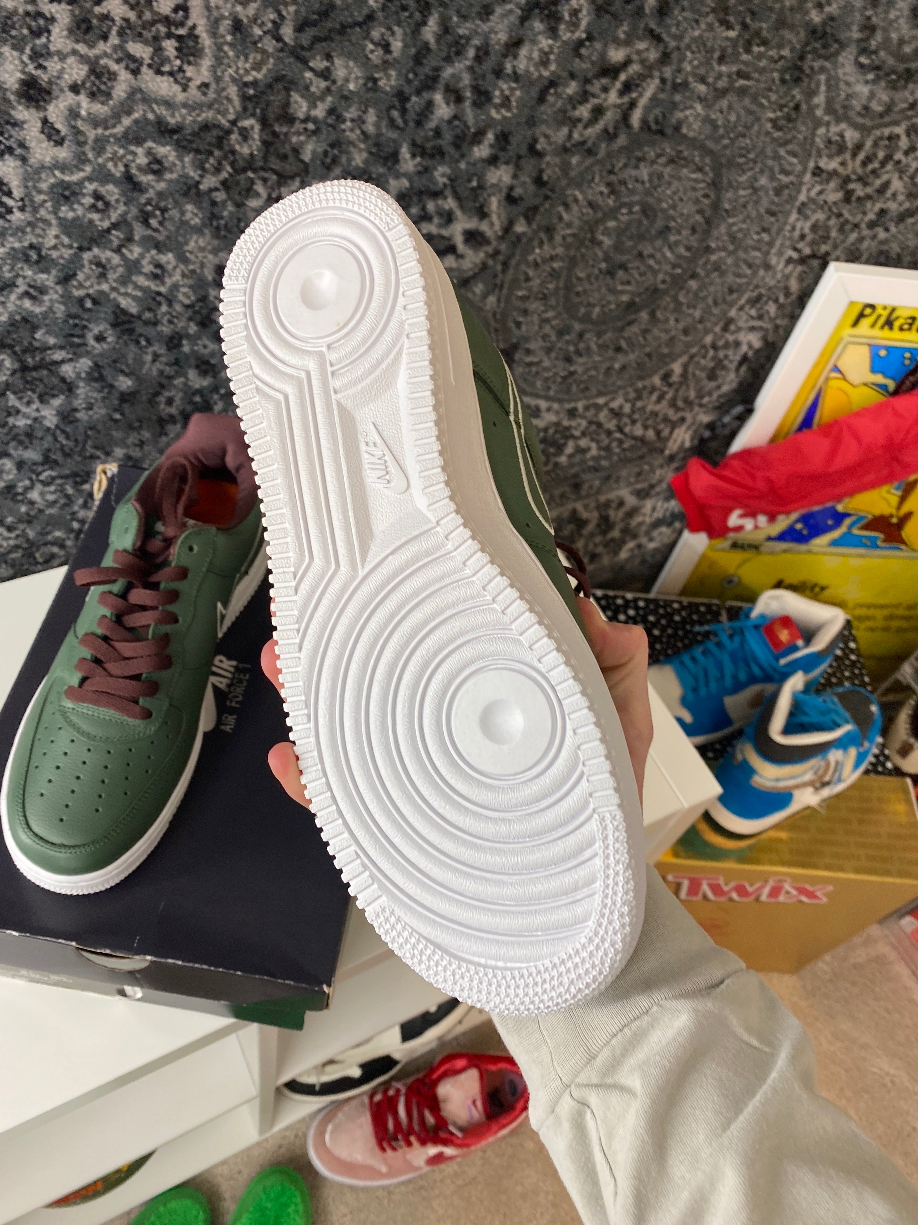 Nike Air Force 1 Low Hong Kong Sz 9