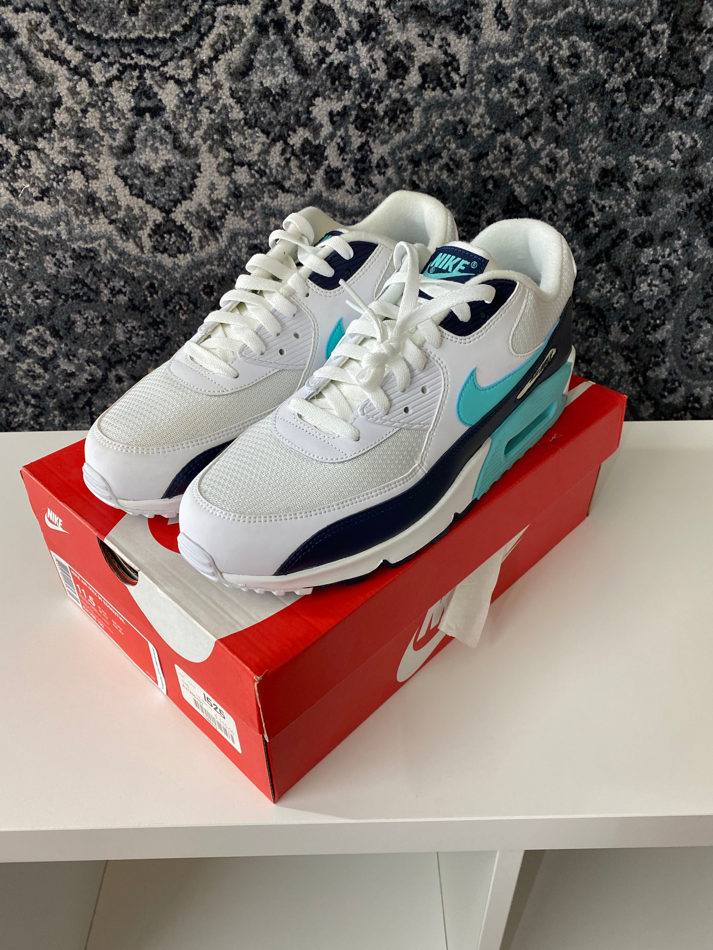 Nike Air Max 90 Aurora Sz 11.5