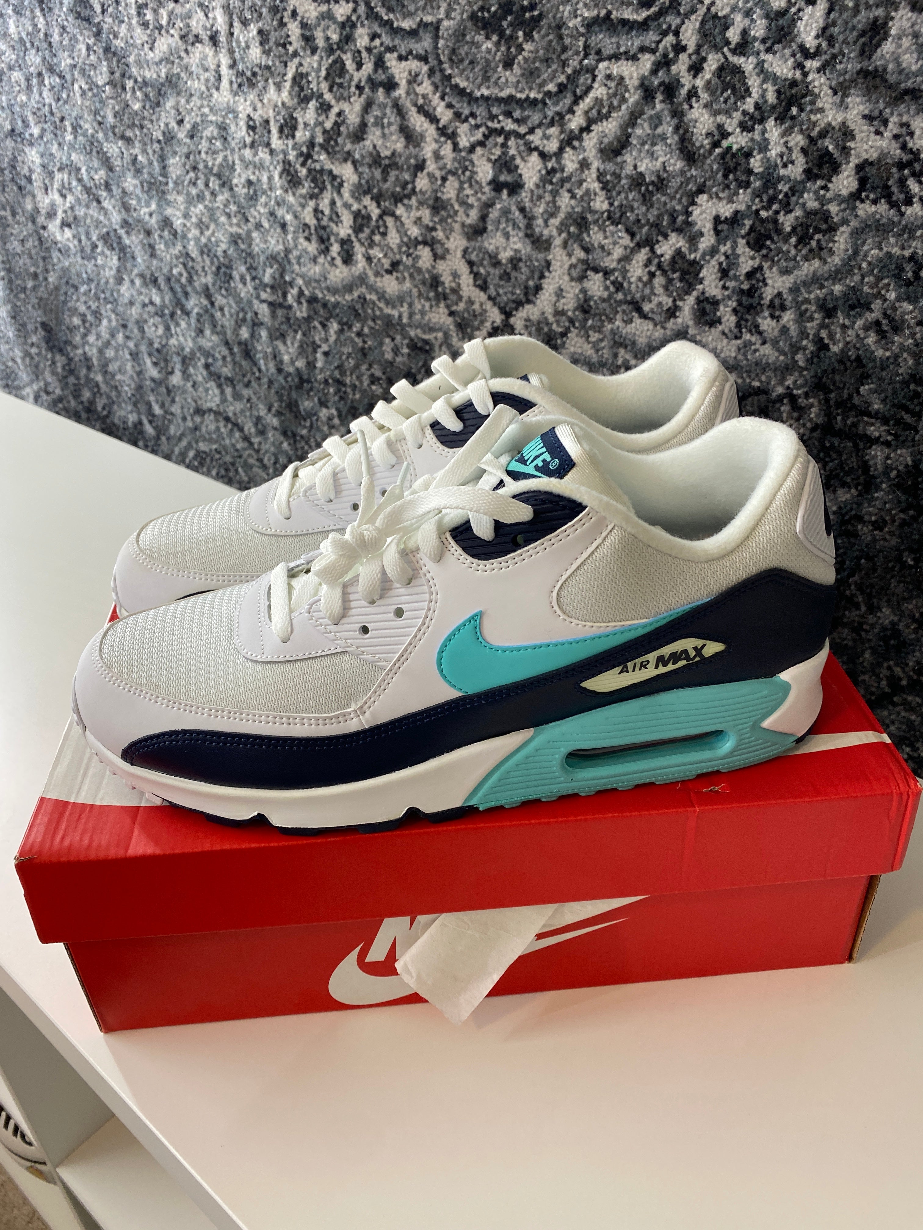 Nike Air Max 90 Aurora Sz 11.5