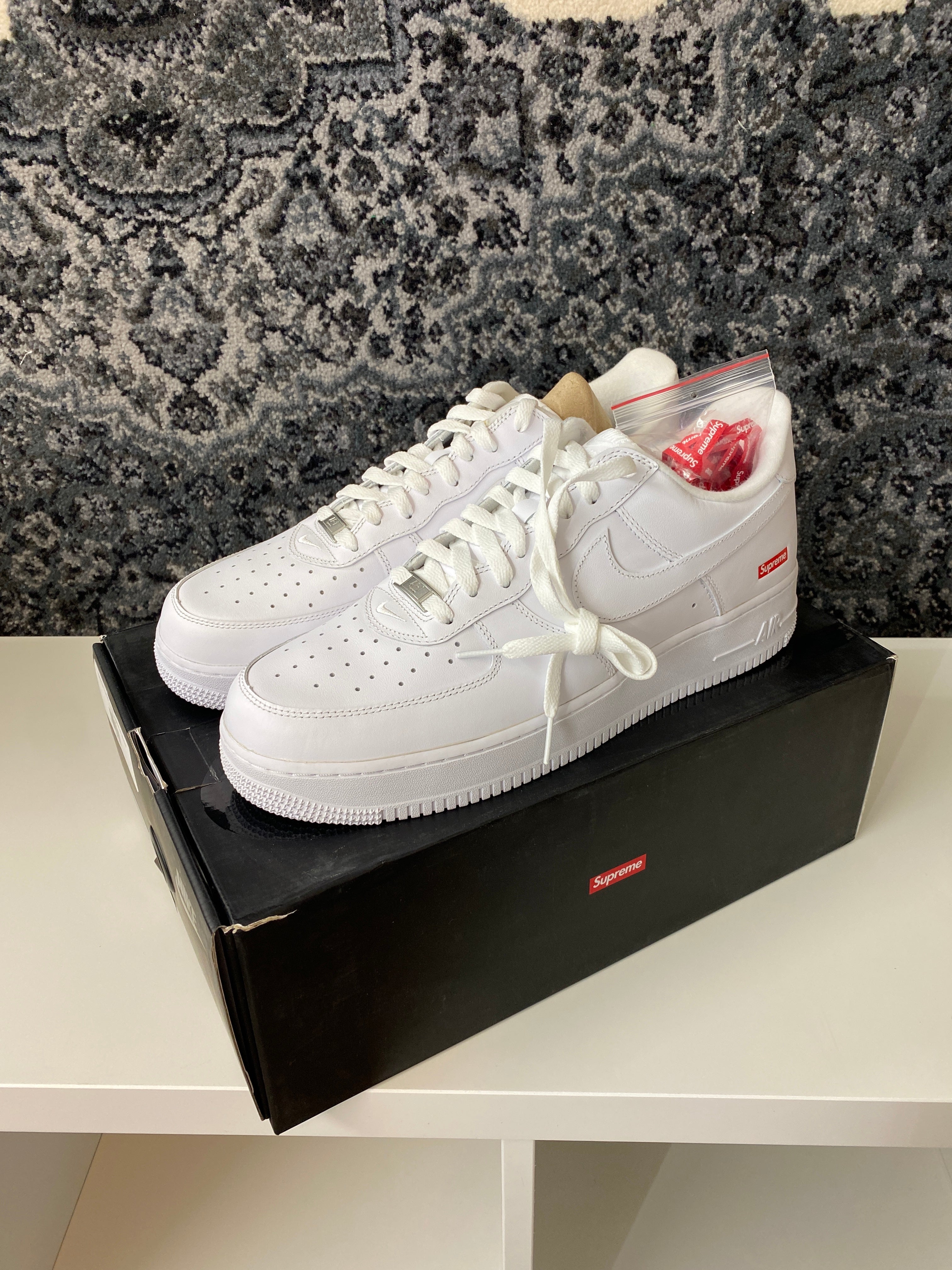Nike Air Force 1 Low Supreme White Sz 12