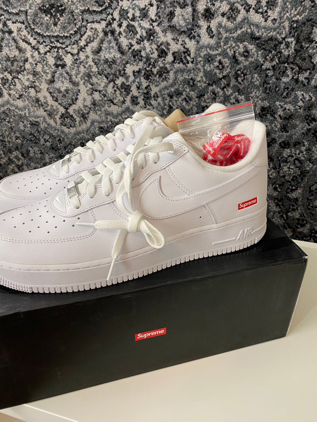 Nike Air Force 1 Low Supreme White Sz 12