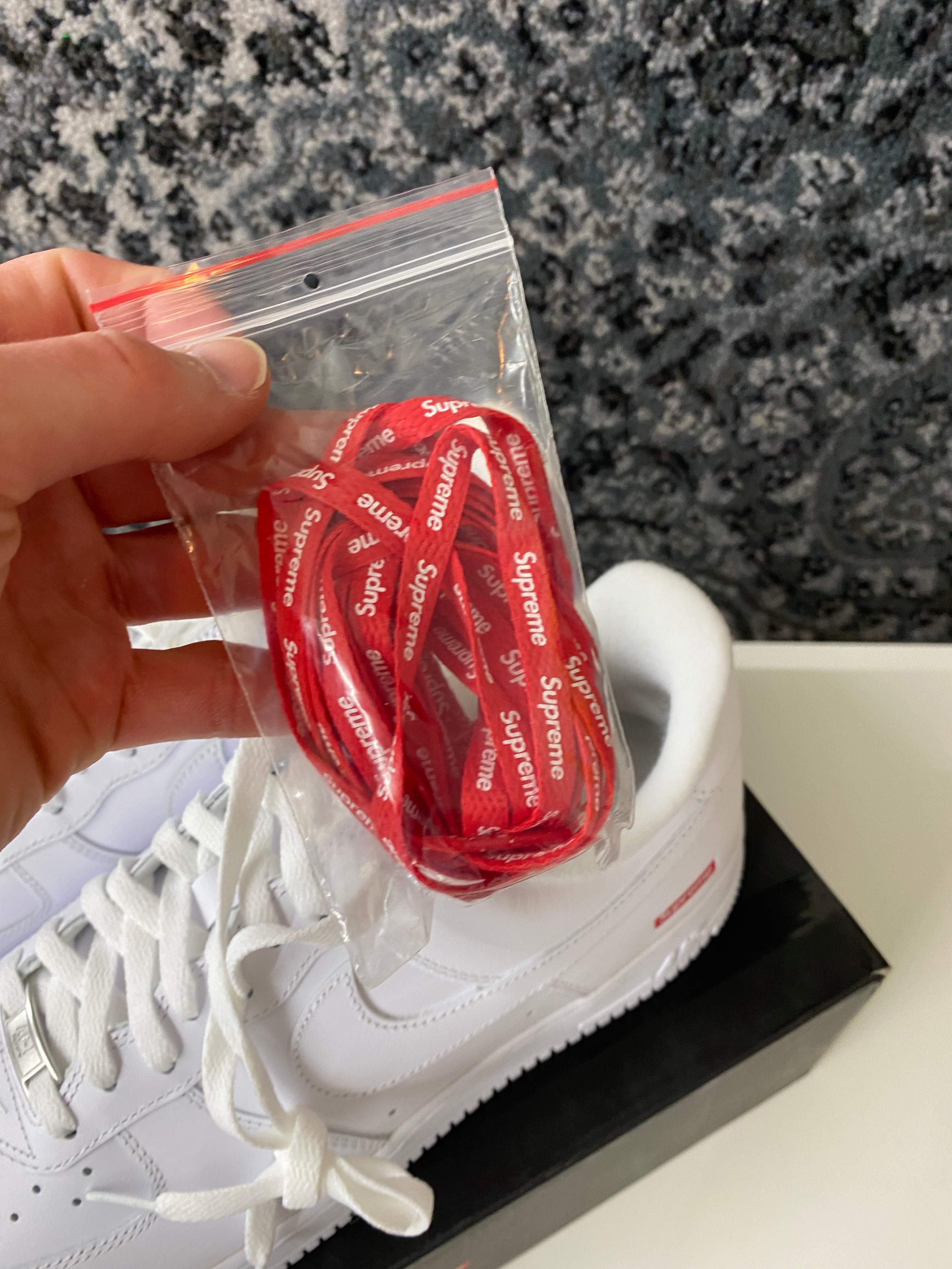 Nike Air Force 1 Low Supreme White Sz 12