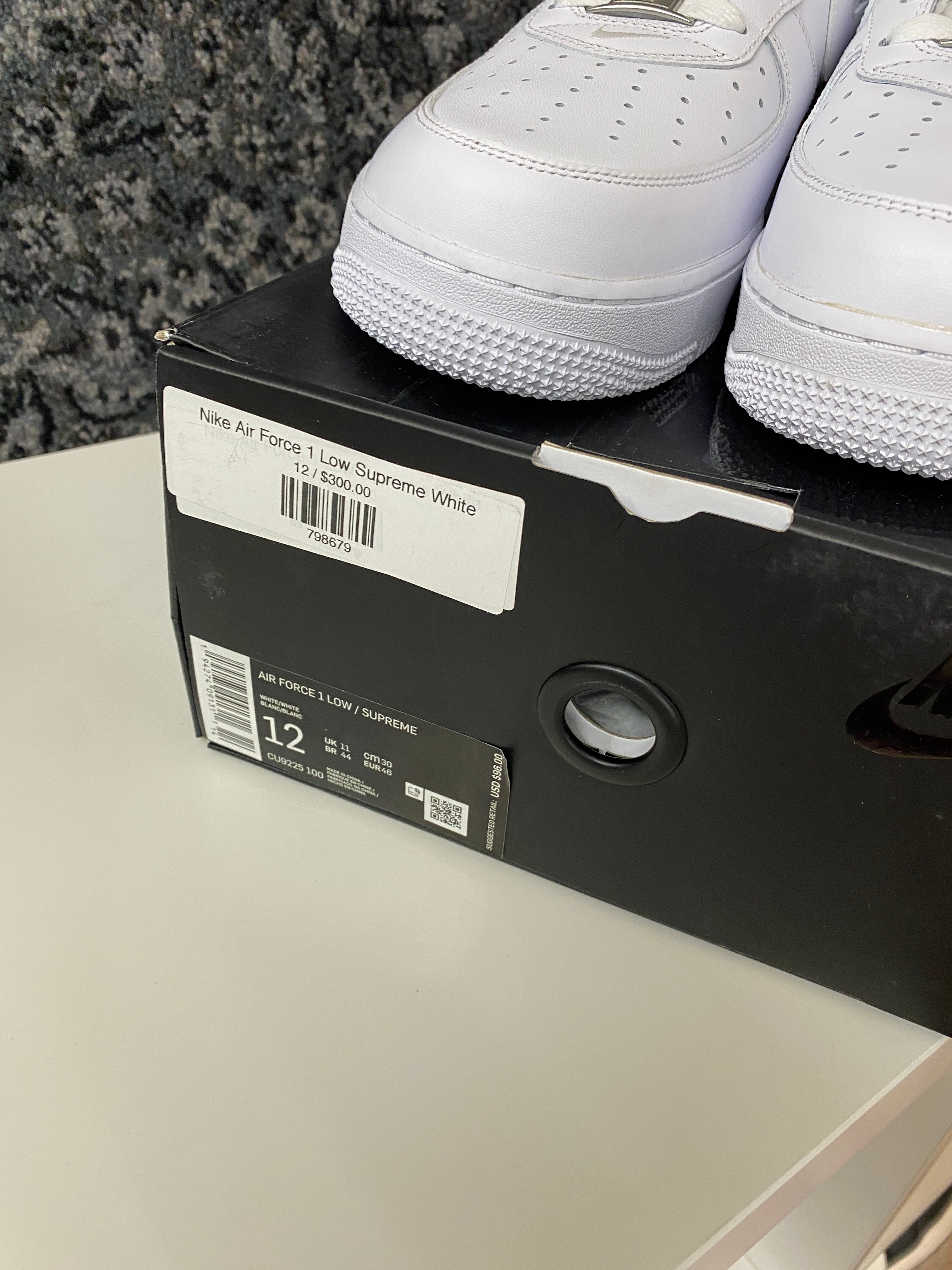 Nike Air Force 1 Low Supreme White Sz 12