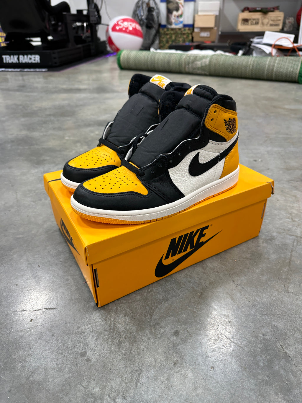 Jordan 1 Retro High OG Taxi Sz 7.5M/W9