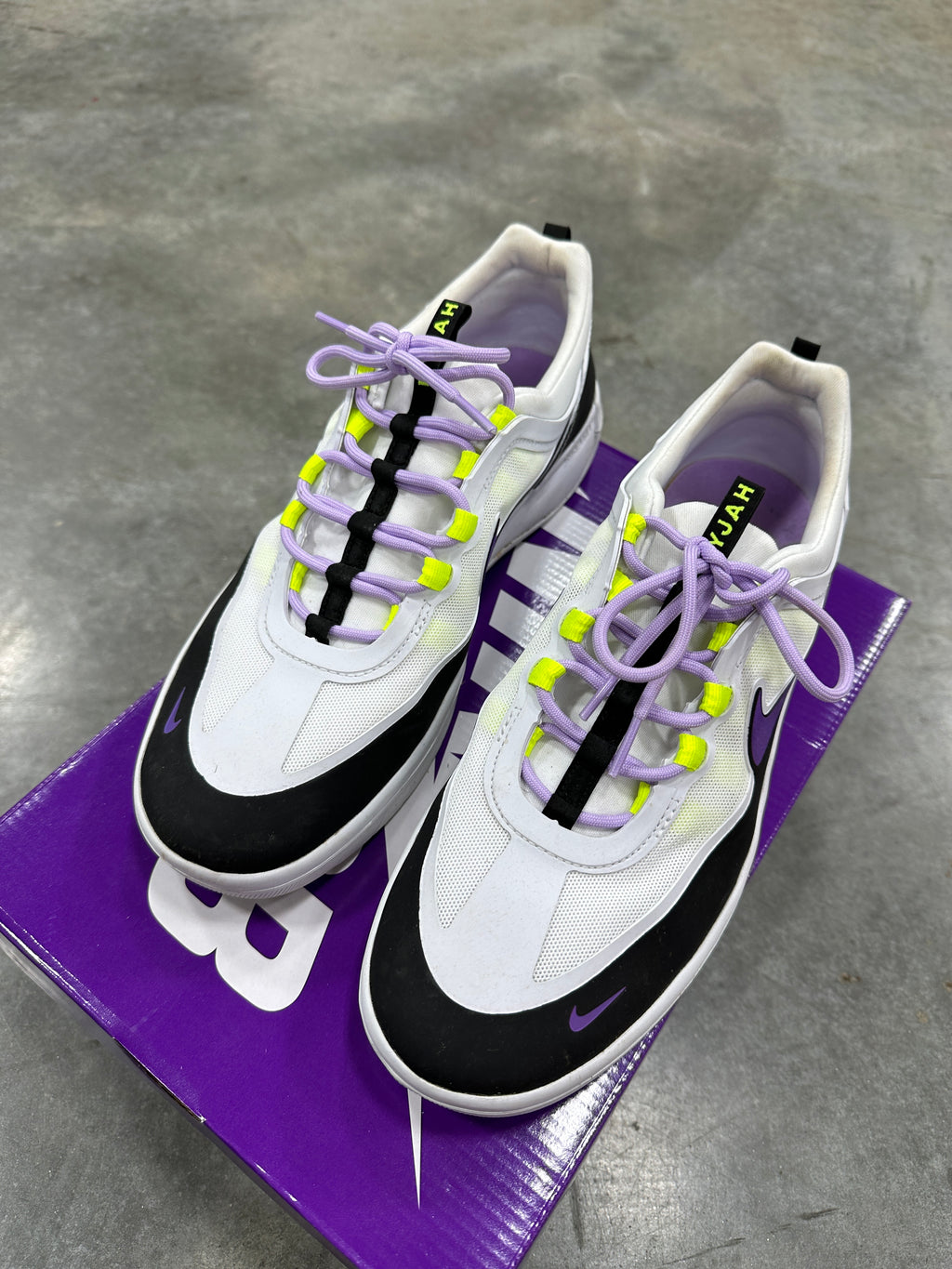Nyah Free 2 Black/Berry/White sz 11