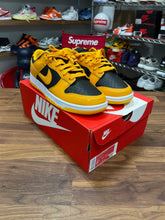 Load image into Gallery viewer, Nike Dunk GoldenRod Sz 9.5
