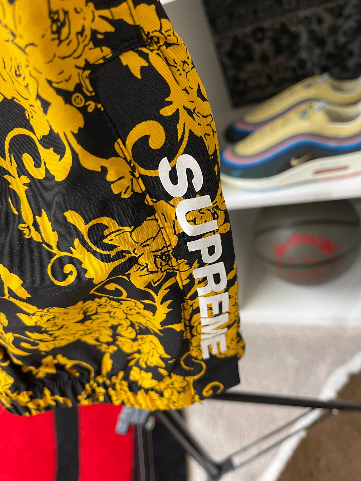Supreme Warm Up Pant Black Floral Sz M