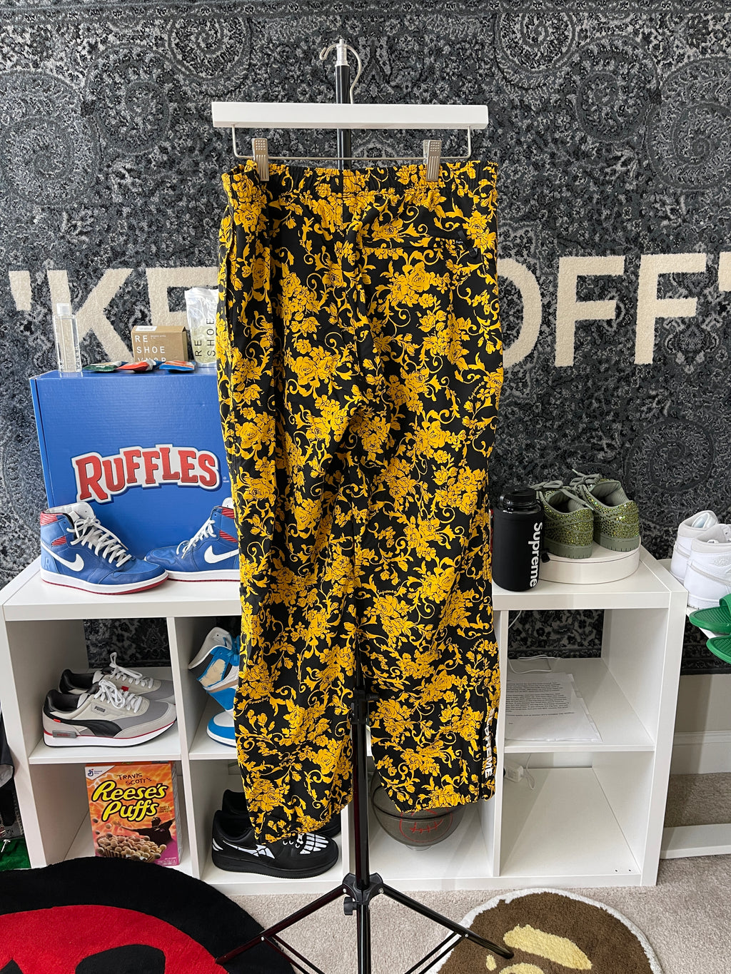 Supreme Warm Up Pant Black Floral Sz M