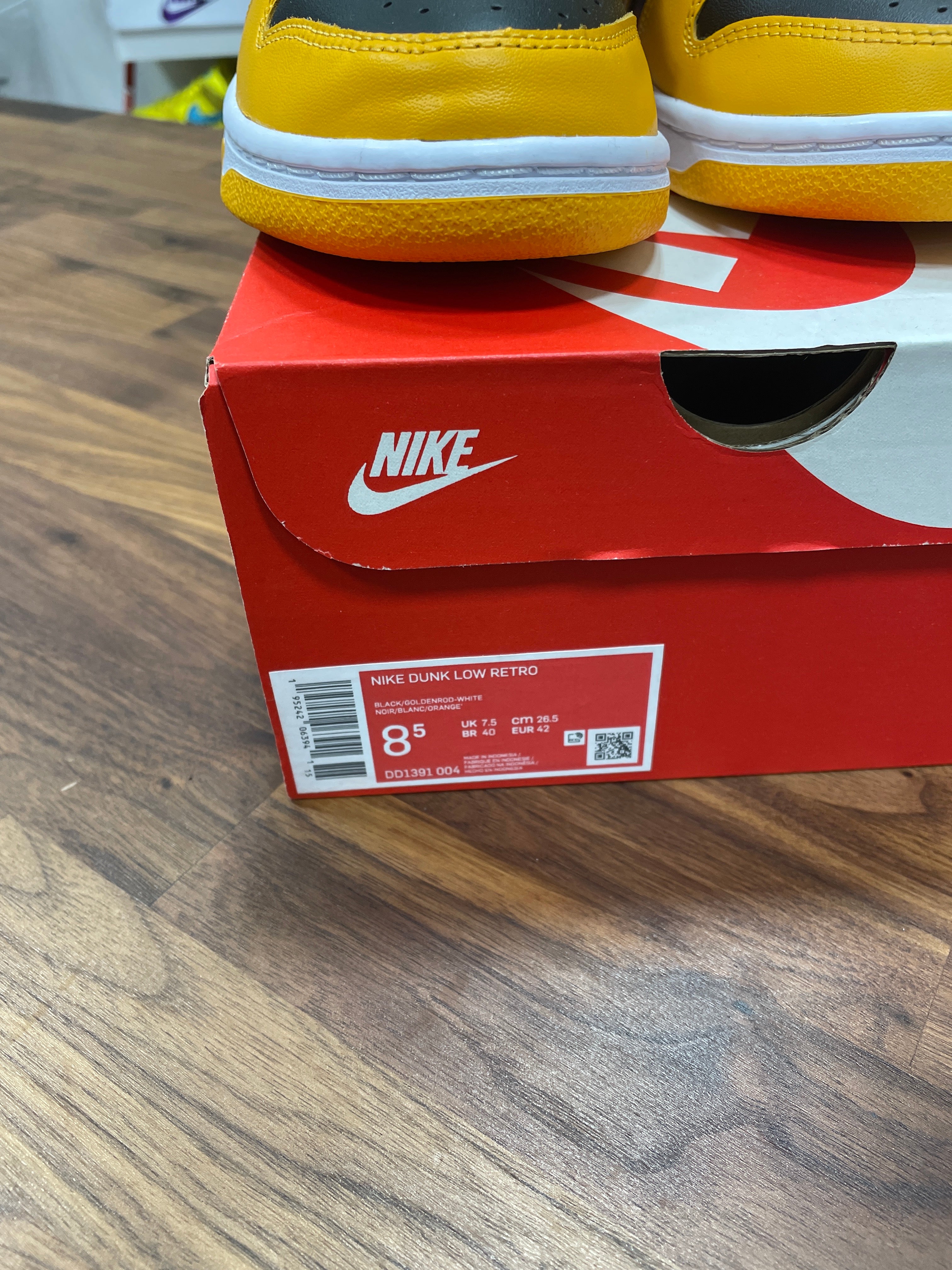 Nike Dunk GoldenRod Sz 8.5
