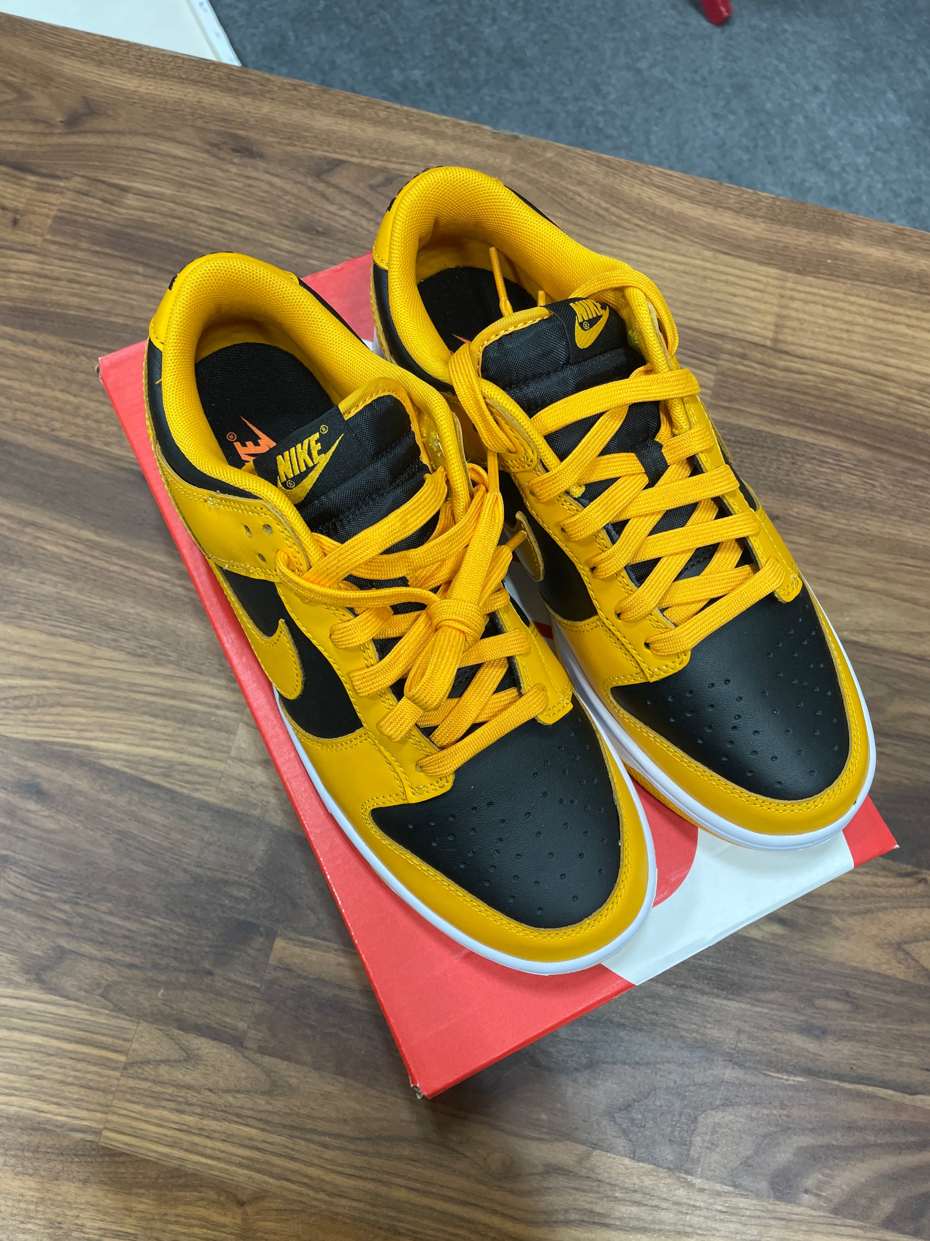 Nike Dunk Goldenrod Sz 8.5