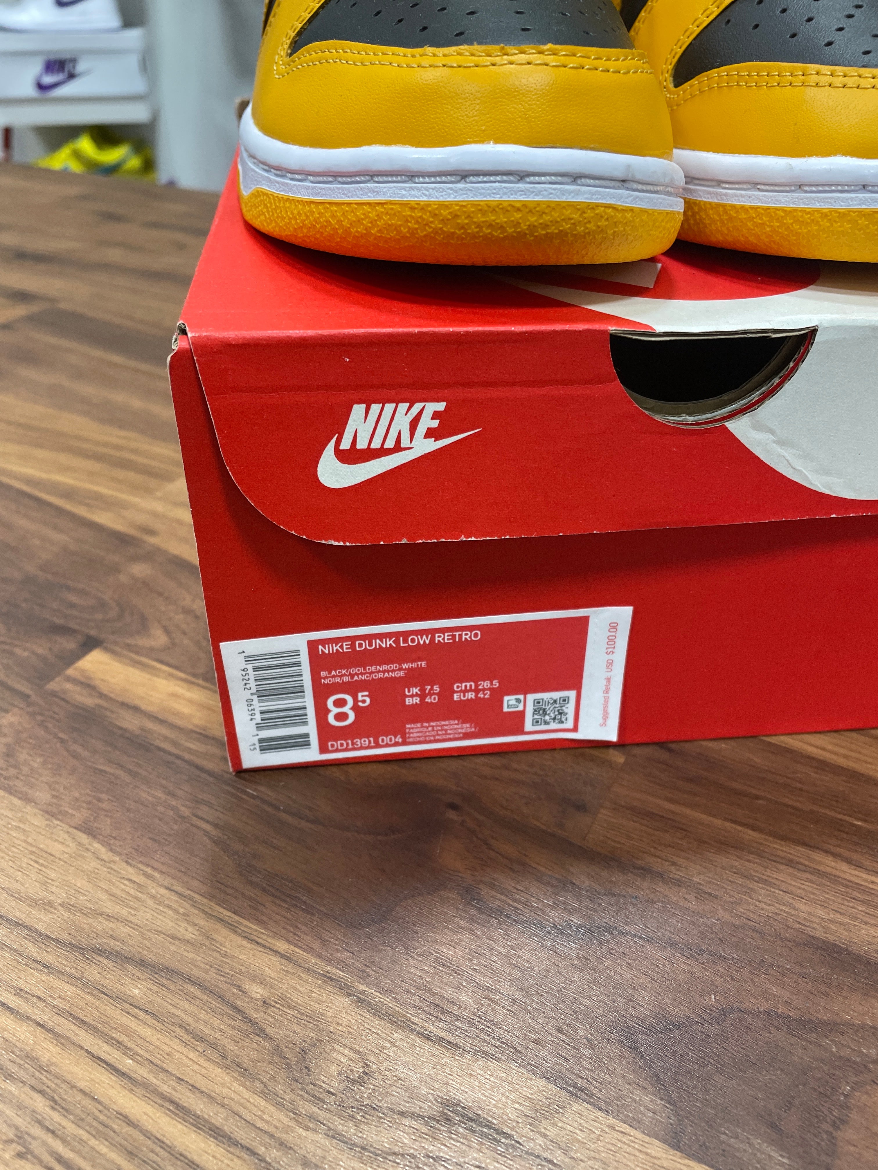 Nike Dunk Goldenrod Sz 8.5 DEFECT