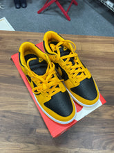 Load image into Gallery viewer, Nike Dunk Goldenrod Sz 8.5 DEFECT
