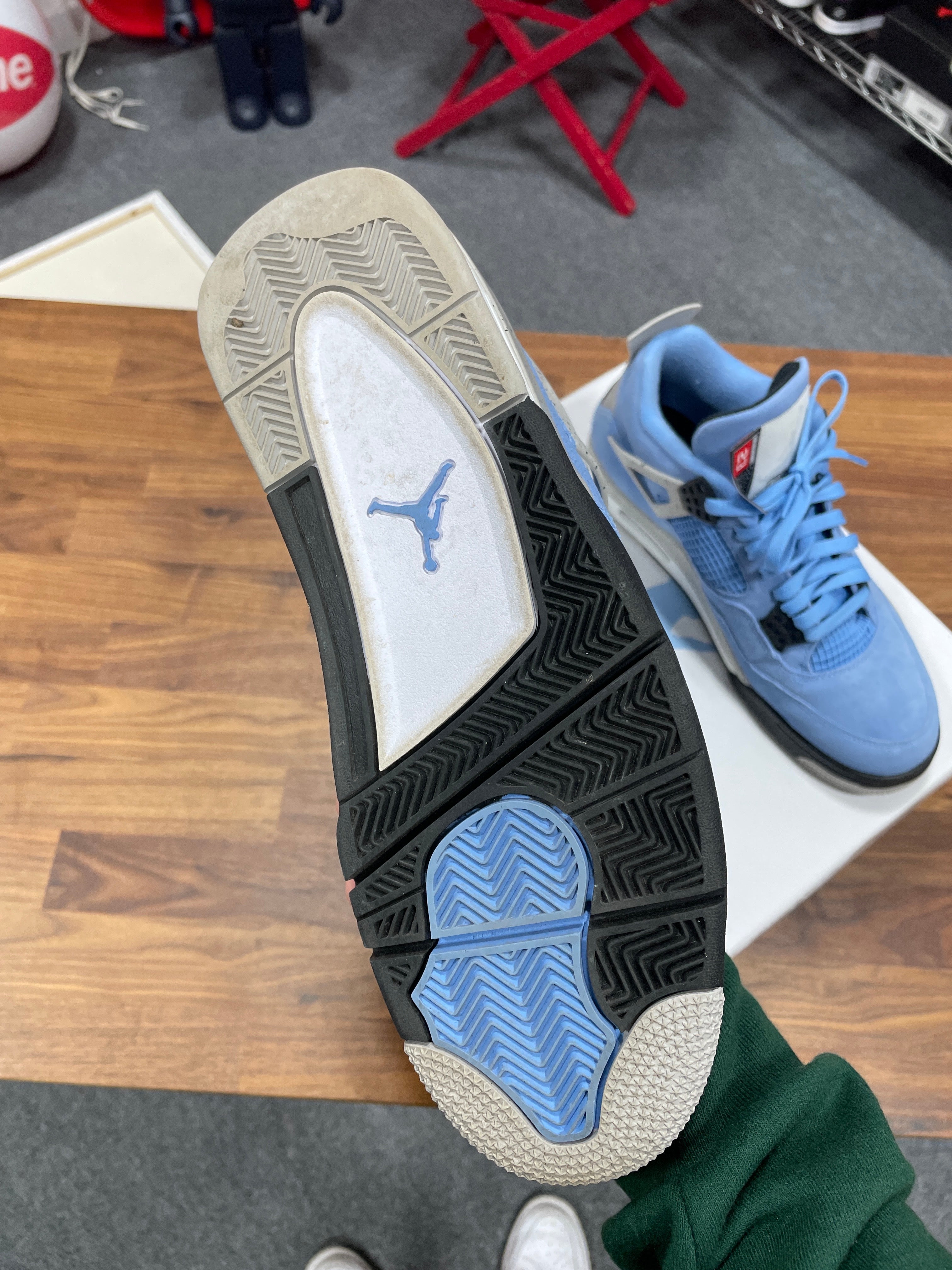 Jordan 4 Retro University Blue Sz 11
