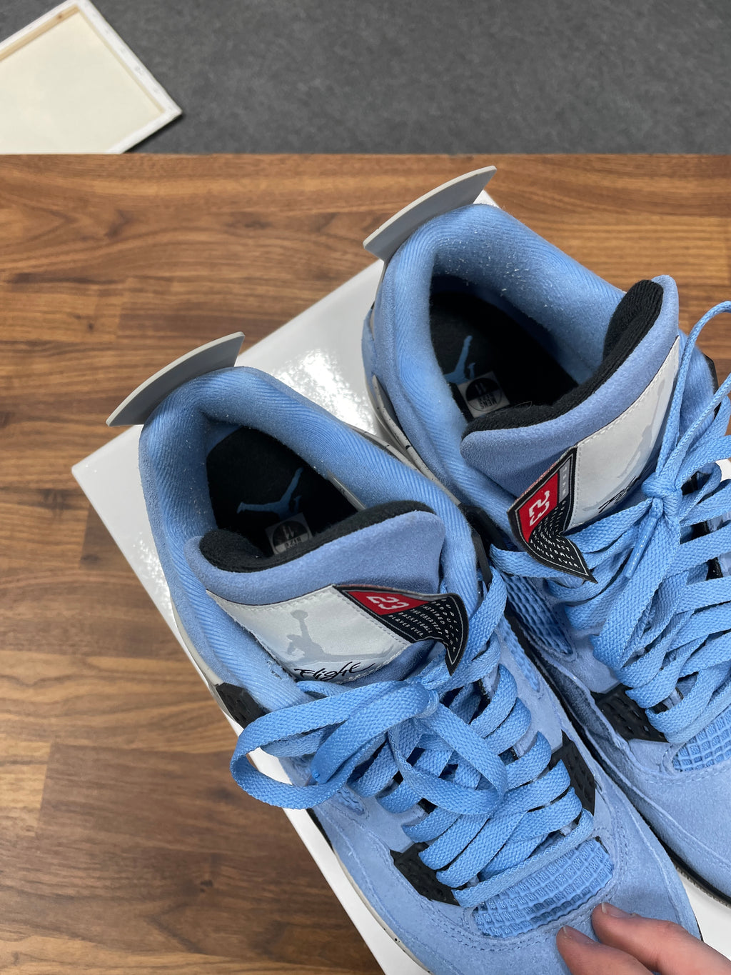 Jordan 4 Retro University Blue Sz 11