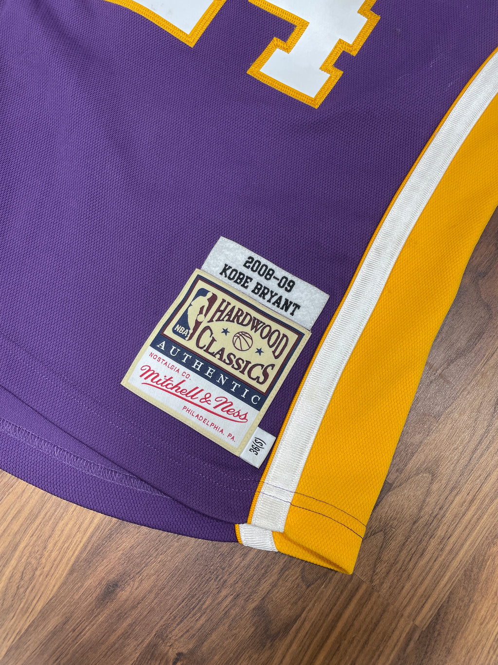 Lakers Kobe Mitchel & Ness Jersey Sz S