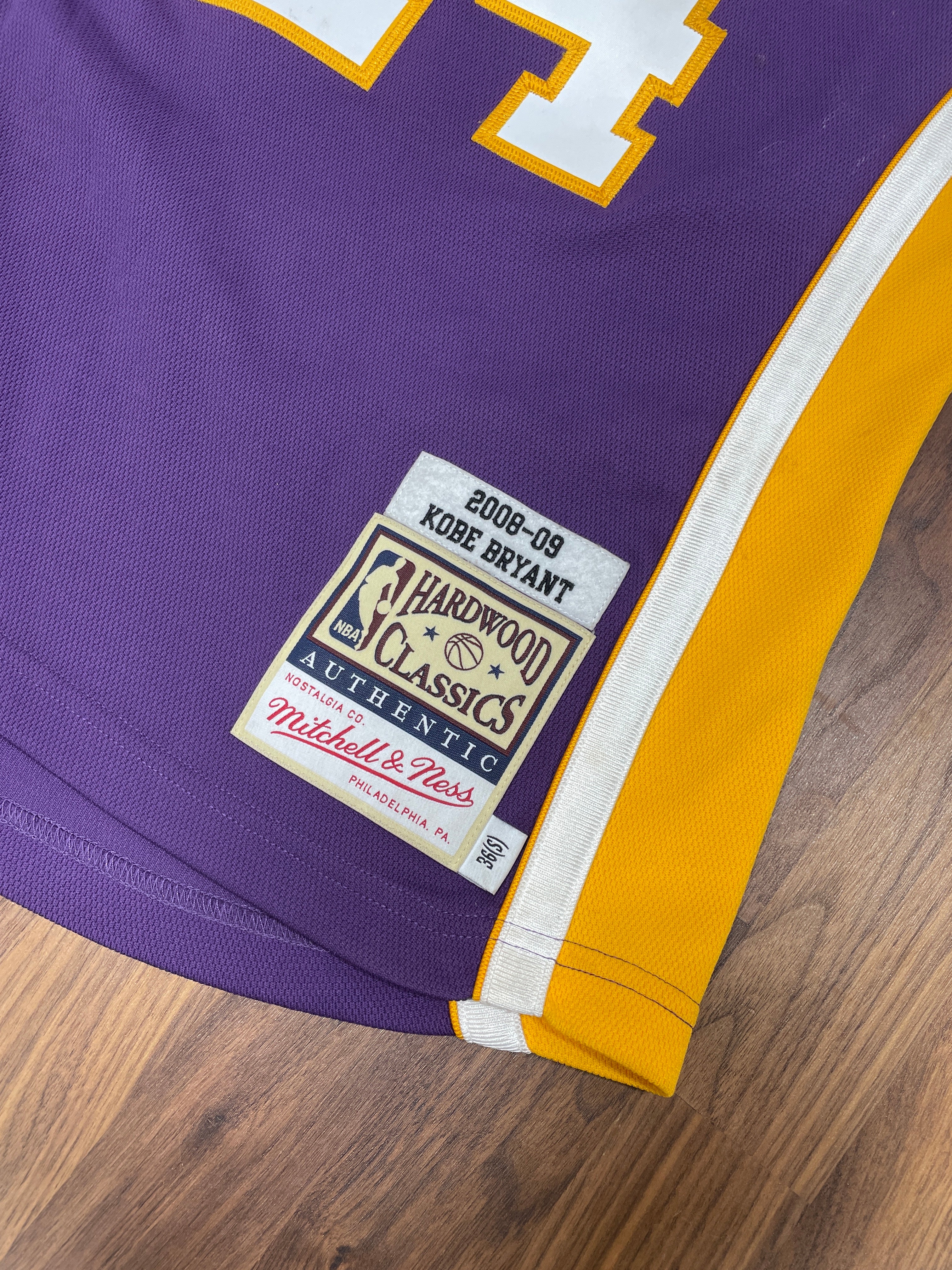 Lakers Kobe Mitchel & Ness Jersey Sz S