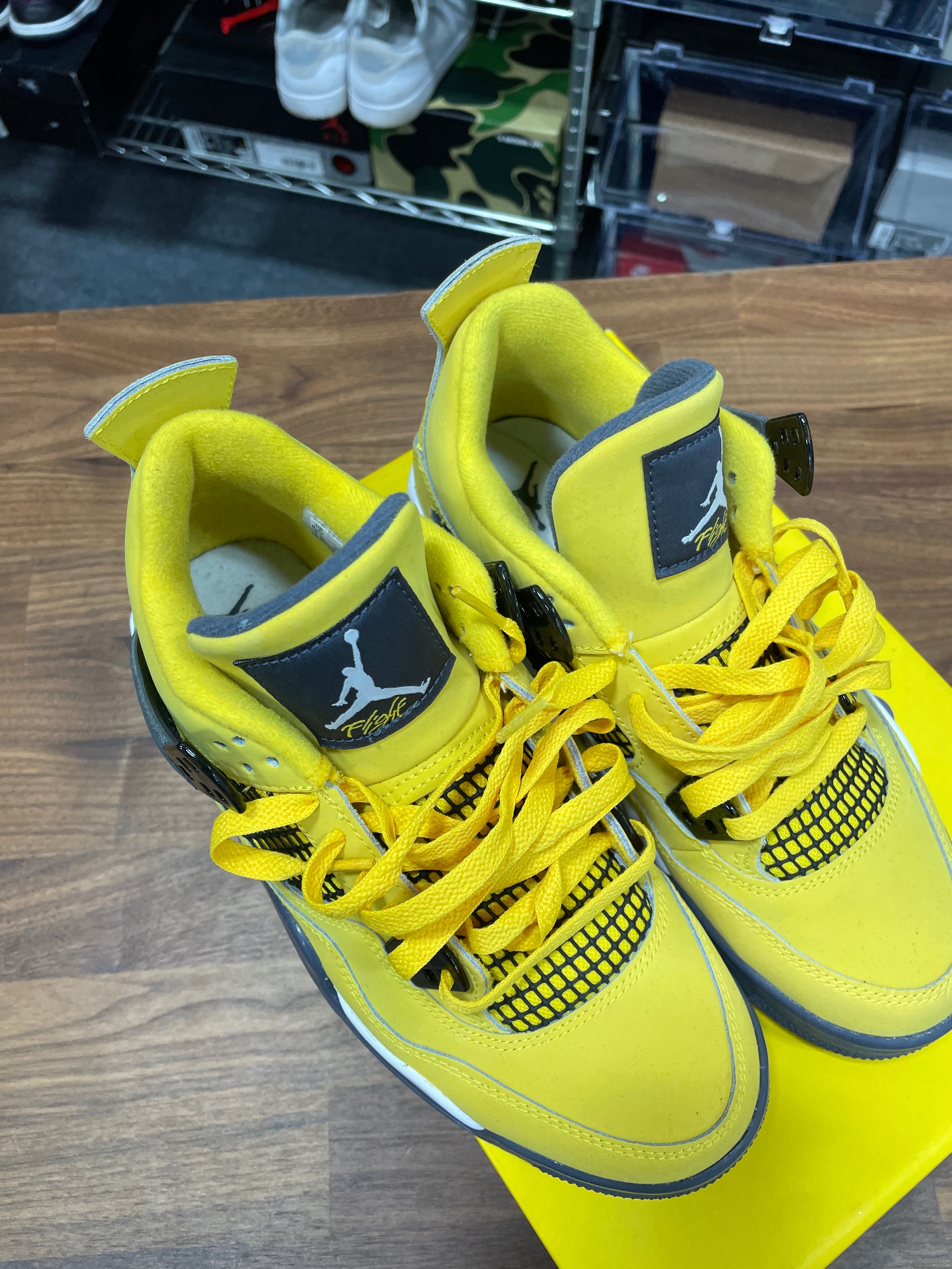 Jordan 4 Retro Lightning (2021) Sz 6.5Y