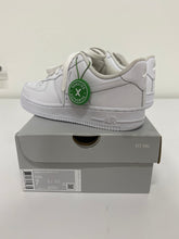 Load image into Gallery viewer, Nike Air Force 1 Sz W7
