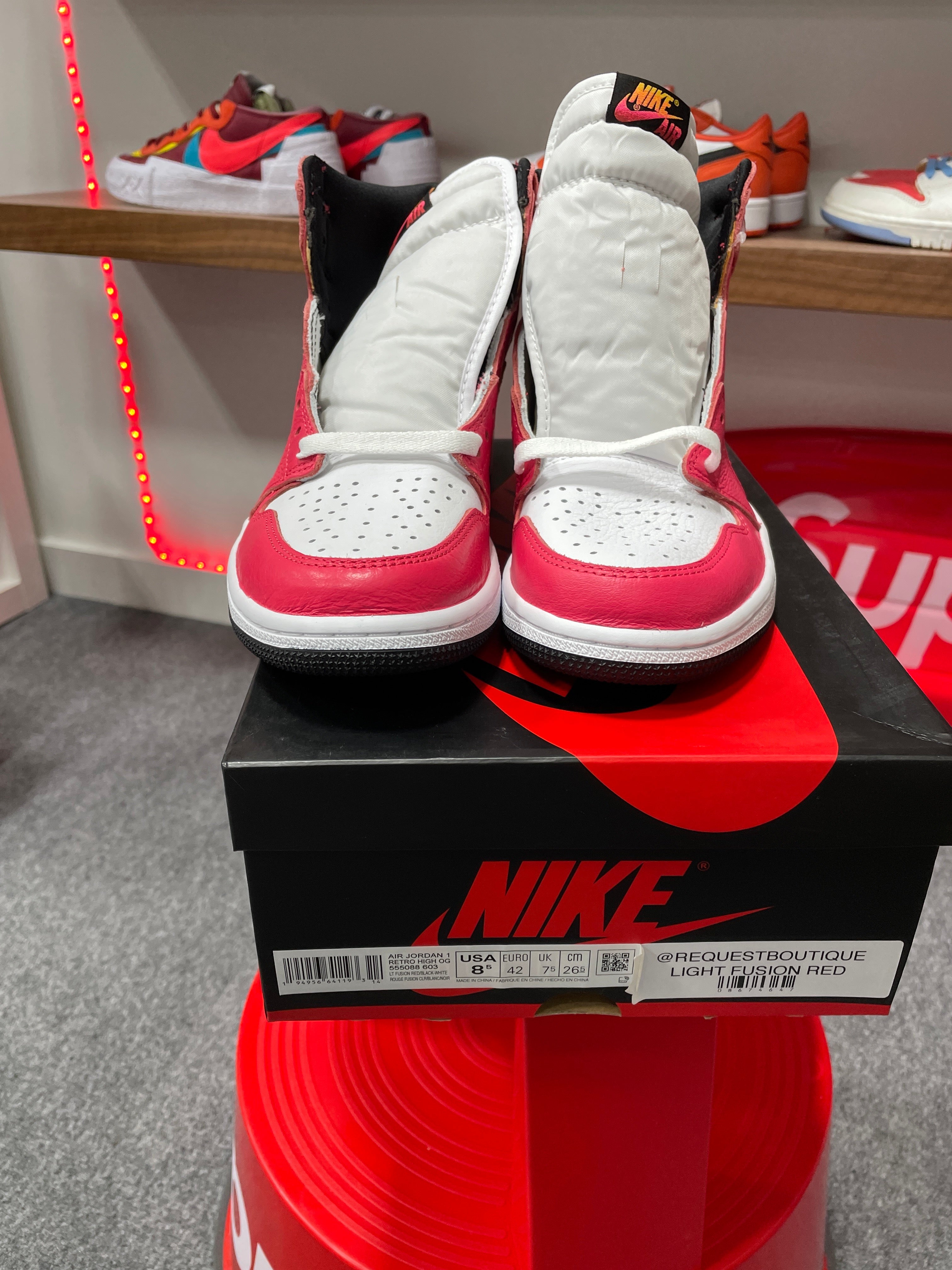 Jordan 1 high Light fusion Sz 8.5